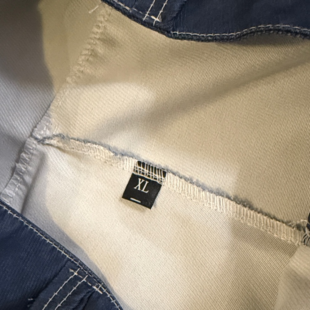 NWOT floral pants - Picture 4 of 5